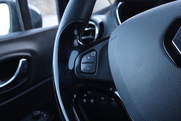 Renault Captur I Crossover 1.2 ENERGY TCe 118KM 2017 Renault Captur 1.2 TCe, Salon Polska, zdjęcie 17