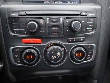 DS 4 I Hatchback (Citroen) 1.6 THP 200KM 2011 Citroen DS4 1.6 THP, Navi, Xenon, Klima, zdjęcie 12