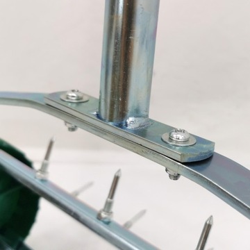 АЭРАТОР Скарификатор для садовой травы с шипами