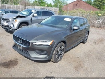 Volvo 2021 Volvo V60 Cross Country V60 awd 2.0 Benzyna 250KM, zdjęcie 1