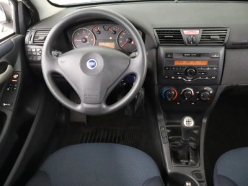 Fiat Stilo Hatchback 1.9 JTD 80KM 2004 Fiat Stilo 1.9 JTD, zdjęcie 6