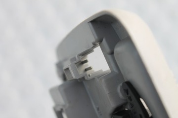 LAMPA OSVĚTLENÍ INTERIÉR KABINY NAVARA D40 05-15