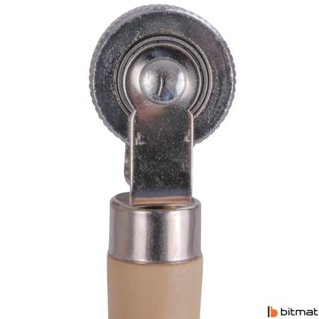 Прижимной ролик с подшипником для установки бутиловых матов шириной 40 мм.