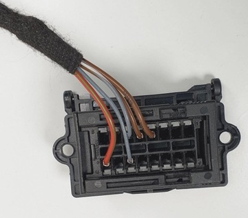 HNÍZDO DIAGNOSTIKA OBD2 MERCEDES W204