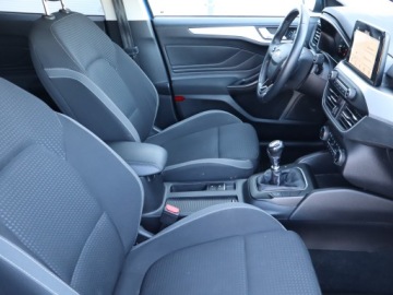 Ford Focus III Hatchback 5d facelifting 1.0 EcoBoost 125KM 2018 Ford Focus 1.0 EcoBoost, Salon Polska, Serwis ASO, zdjęcie 8