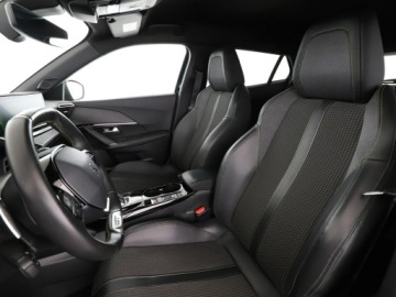 Peugeot 2008 II SUV 1.2 PureTech 130KM 2021 Peugeot 2008 GT-Line automat navi kamera ACC, zdjęcie 12