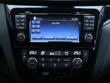 Nissan Qashqai II Crossover Facelifting 1.2 DiG-T 115KM 2018 Nissan Qashqai 1.2 DIG-T, Automat, Navi, Klima, zdjęcie 11