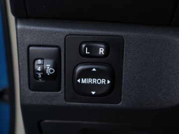 Toyota Yaris II Hatchback 5d 1.0 VVT-i 69KM 2010 Toyota Yaris 1.0 VVT-i, Klima, Klimatronic, zdjęcie 14