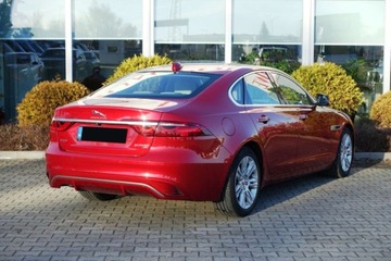 Jaguar XF II Sedan Facelifting 2.0D 204KM 2021 Jaguar XF bezwypek, AWD, panorama, skora, kamera, czujniki, AACarPlay, FV, zdjęcie 3