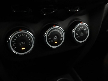 Mitsubishi ASX I SUV Facelifting 2015 1.6 117KM 2016 Mitsubishi ASX klima auto kamera cofania, zdjęcie 23