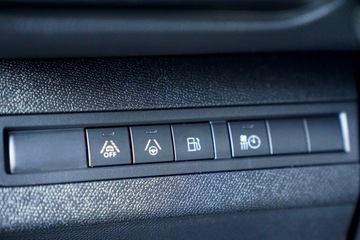 Peugeot 3008 II Plug-In Hybrid Facelifting 1.6 HYBRID 225KM 2022 Peugeot 3008 GT LINE kamera skóra NAWI grip, zdjęcie 15