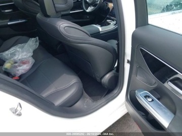 Mercedes 2022 Mercedes-Benz Klasa C 2022 Mercedes-Benz C-Class C 300 Sedan 2.0 Benzyna, zdjęcie 9