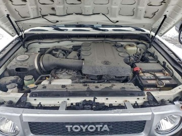 Toyota FJ Cruiser 4.0 239KM 2013 Toyota FJ 4.0 260 KM, 4x4, lift, maly przebieg, import USA 4.0 Benzyna, zdjęcie 10