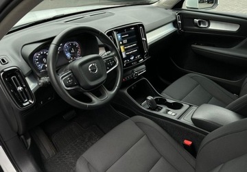 Volvo XC40 Crossover 1.5 T3 163KM 2021 Volvo XC 40 Momentum Pro, GPS, Kamera, Tempomat, Rozpoznawanie znakow,Bezw, zdjęcie 5