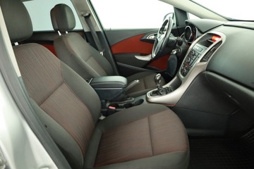 Opel Astra J Sports Tourer 1.7 CDTI ECOTEC 110KM 2012 Opel Astra 1.7 CDTI, Salon Polska, Serwis ASO, zdjęcie 6