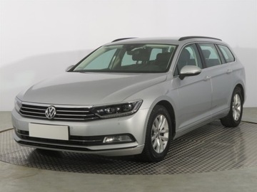 Volkswagen Passat B8 Variant 2.0 TDI BlueMotion SCR 150KM 2019 VW Passat 2.0 TDI, Salon Polska, 1. Właściciel, zdjęcie 1