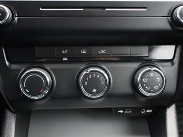 Skoda Octavia III Liftback 1.2 TSI 105KM 2014 Skoda Octavia 1.2 TSI, Salon Polska, Klima, zdjęcie 12