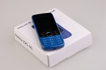 Телефон Nokia 2720 для пожилых людей.