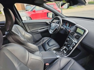 Volvo XC60 I SUV Facelifting 2.0 D3 DRIVE-E 150KM 2016 Volvo XC 60 R-Design___2.0 D3 150KM Geartronik BiXenon LED Skora Kamera Vi, zdjęcie 33