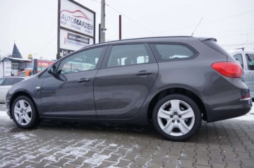 Opel Astra J Sports Tourer Facelifting 1.7 CDTI ECOTEC 110KM 2013 Opel Astra 1.7 Diesel 110 K. Klimatyzaqcja, Tempomat, LED, GWARANCJA 1.7, zdjęcie 5