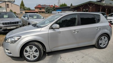Kia Ceed I Hatchback 5d Facelifting 1.6 CRDi WGT 90KM 2010 Kia Cee&#039;d 1.6D OPŁACONY Bezwypadkowy Klimatronik, zdjęcie 2