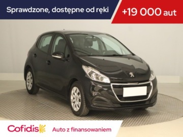 Peugeot 208 I Hatchback 5d Facelifting 1.2 PureTech 82KM 2017 Peugeot 208 1.2 PureTech, Navi, Klima