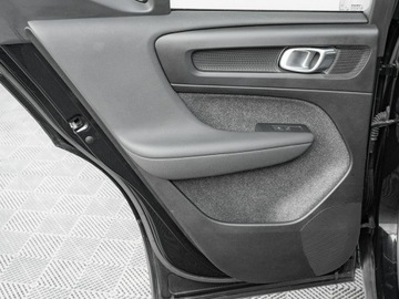 Volvo XC40 Crossover Facelifting 2.0 B4 197KM 2022 Volvo XC 40 WD8126S#B4 Core LED K.cof Cz.park, zdjęcie 21