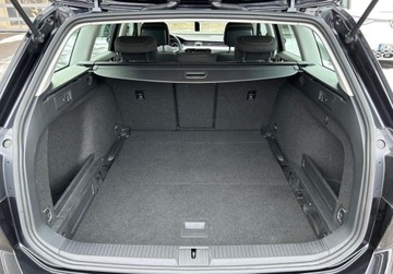 Volkswagen Passat B8 Variant Facelifting 1.5 TSI EVO 150KM 2023 Volkswagen Passat Variant Business Pakiety, ACC, Podgrzewane fotele, ergo, zdjęcie 9