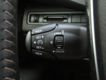 Peugeot 5008 II Crossover 1.2 PureTech 130KM 2019 Peugeot 5008 PureTech 130, Salon Polska, zdjęcie 17