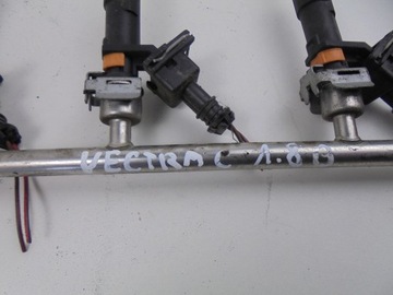 LIŠTA VSTŘIKOVAČE 55353806 OPEL VECTRA C 1.8 16V