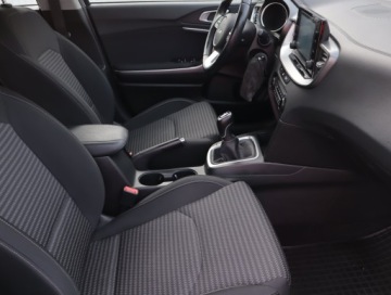 Kia Ceed III Kombi Facelifting 1.5 T-GDI 160KM 2022 Kia Ceed 1.5 T-GDI, Salon Polska, Serwis ASO, zdjęcie 8