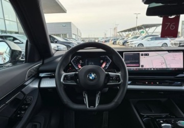 BMW Seria 5 G90-91 2025 BMW Seria 5 I wlasciciel M Sport Hak Gwarancja Bezwypadkowy FVAT23, zdjęcie 30