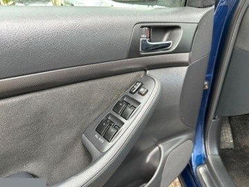 Toyota Avensis II Kombi 2.0 VVT-i 147KM 2006 Toyota Avensis 2.0 VVT-i Combi Executive 147KM 2006r, zdjęcie 10