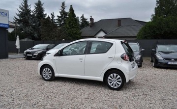 Toyota Aygo I Hatchback 5d Facelifting 1.0 VVT-i 68KM 2013 Toyota Aygo Klimatyzacja Nawigacja TOM TOM Elektryczne Szyby Benzyna 68KM, zdjęcie 8