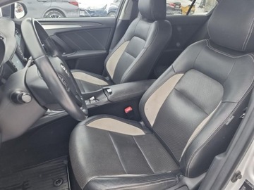 Toyota Avensis III Sedan Facelifting 2015 1.8 Valvematic 147KM 2016 Toyota Avensis Toyota Avensis 1.8 Premium, salon PL, 1.8 Benzyna 147KM, zdjęcie 13