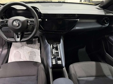 Alfa Romeo Junior 2026 ALFA ROMEO Junior Ibrida Suv 1.2 (145KM) 2026, zdjęcie 12