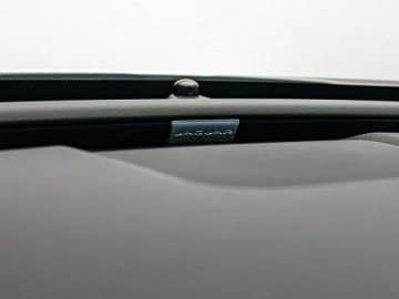 Jaguar XF II Sedan 2.0 i4D 240KM 2019 JAGUAR XF 2.0 AWD R-Sport aut Sedan 241KM 2019, zdjęcie 19