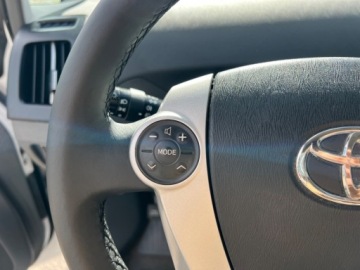 Toyota Prius III Hatchback 1.8 HSD 136KM 2010 Toyota Prius HYBRYDA 136 KONI LEDY AUTOMAT KLIMATRONIC EL.SZYBY SERIWSOWANY, zdjęcie 16