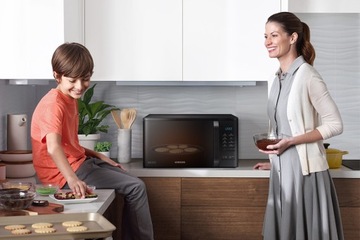 SAMSUNG Отдельностоящая микроволновая печь 23л MS23K3513AK/EO