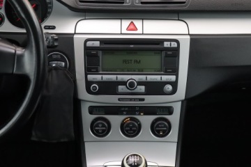 Volkswagen Passat B6 Variant 1.9 TDI PDE 105KM 2007 VW Passat 1.9 TDI, Klima, Klimatronic, Tempomat, zdjęcie 12
