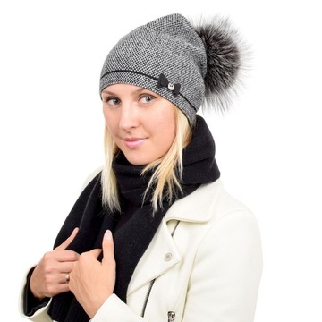 Czapka wełniana z pomponem z futra lisa srebrnego