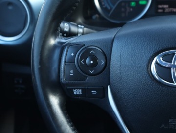 Toyota Auris II Hatchback 5d 1.8 HSD 136KM 2014 Toyota Auris Hybrid, Salon Polska, GAZ, Automat, zdjęcie 17