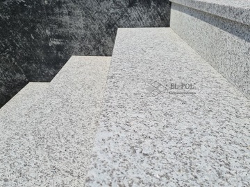 Камень для лестницы из серого гранита, изготовленный на заказ. И