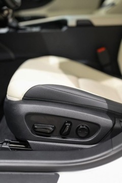 Lexus ES VII (XV70) Sedan Facelifting 300h 218KM 2023 Lexus ES 300h F Sport Design 2.5 Hybryda 218KM, zdjęcie 22