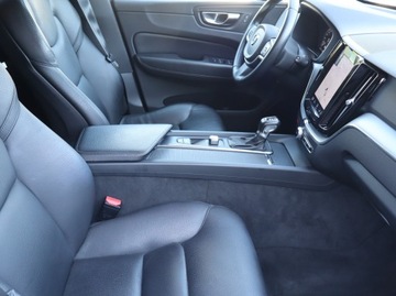 Volvo XC60 II Crossover D4 190KM 2018 Volvo XC60 D4, Salon Polska, 187 KM, 4X4, zdjęcie 8