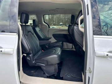 Chrysler Pacifica II 2024 Chrysler Pacifica Touring L 2024 3.6 Benzyna 287KM, zdjęcie 8
