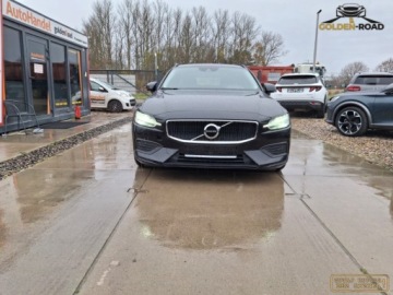 Volvo V60 II  Kombi 2.0 D3 150KM 2020 Volvo V60 2,0 D3 150KM klima elektryka led alu navi tempomat oplacony 2.0, zdjęcie 2
