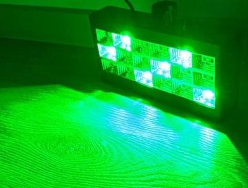 ЦВЕТНОЙ СТРОБЕСКОП 3 ЦВЕТА ДИСКОТЕЧНЫЙ ОТРАЖАТЕЛЬ 18 светодиодов RGB ЗВУКОВОЙ ДАТЧИК