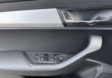 Skoda Karoq Crossover Facelifting 1.5 TSI ACT 150KM 2024 Skoda Karoq SalonPL 1.5TSI 150KM Selection HAK Kamera Kessy Gwarancja LED, zdjęcie 16