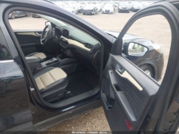 Ford Escape III 2021 Ford Escape FORD ESCAPE TITANIUM 2.0 Benzyna 250KM, zdjęcie 8